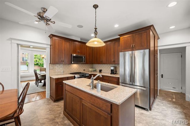 113 S Gore Avenue, St Louis, MO 63119