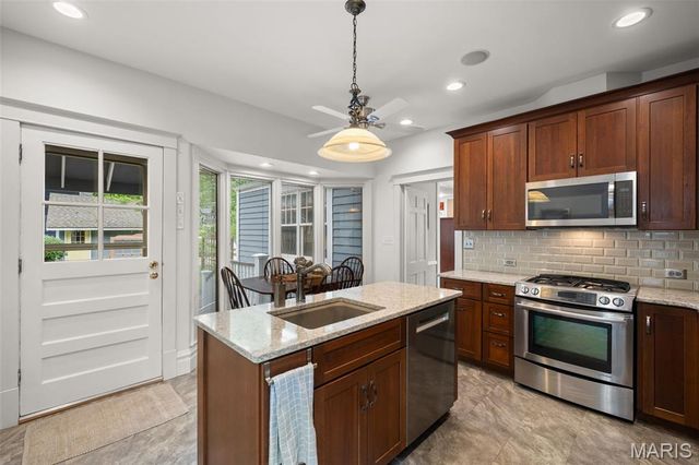 113 S Gore Avenue, St Louis, MO 63119