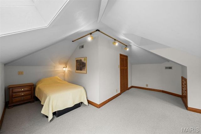 113 S Gore Avenue, St Louis, MO 63119