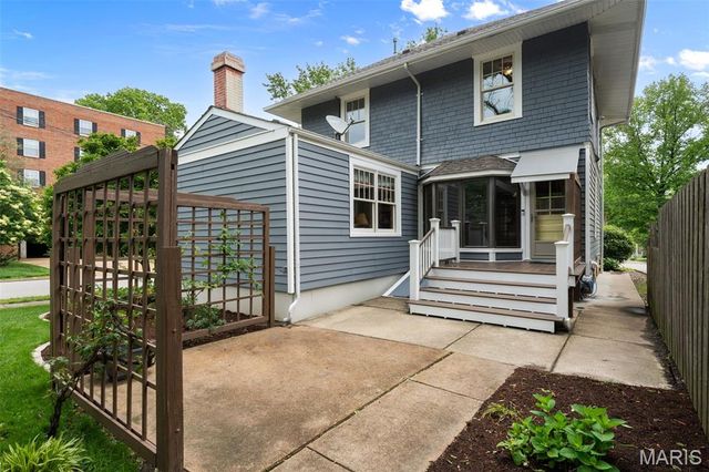 113 S Gore Avenue, St Louis, MO 63119