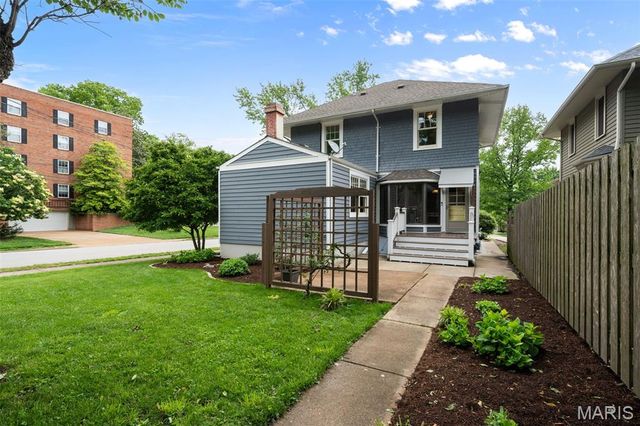 113 S Gore Avenue, St Louis, MO 63119
