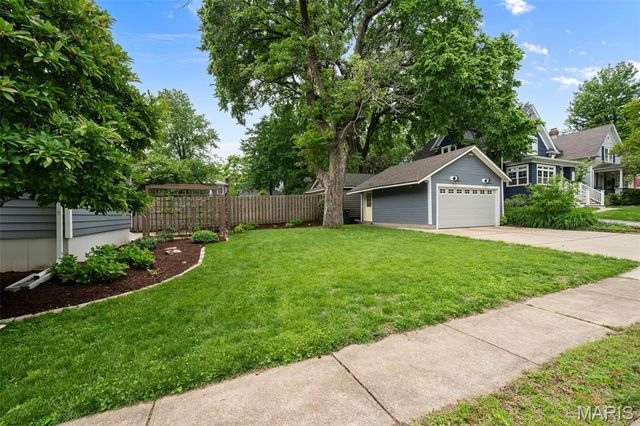 113 S Gore Avenue, St Louis, MO 63119