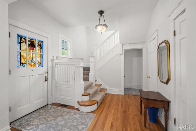113 S Gore Avenue, St Louis, MO 63119