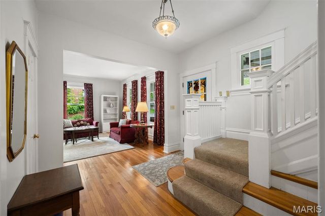 113 S Gore Avenue, St Louis, MO 63119