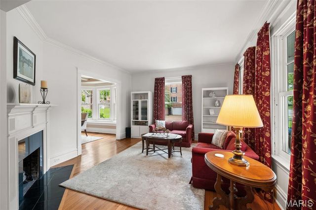 113 S Gore Avenue, St Louis, MO 63119
