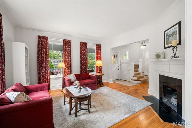 113 S Gore Avenue, St Louis, MO 63119