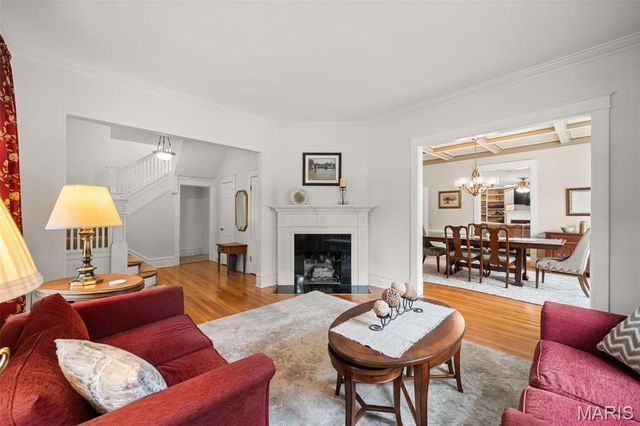 113 S Gore Avenue, St Louis, MO 63119