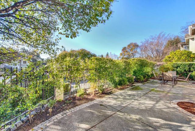 2897 Quail Hollow Dr, Fairfield, CA 94534