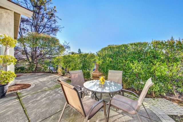 2897 Quail Hollow Dr, Fairfield, CA 94534