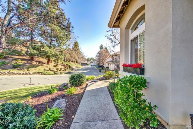 2897 Quail Hollow Dr, Fairfield, CA 94534