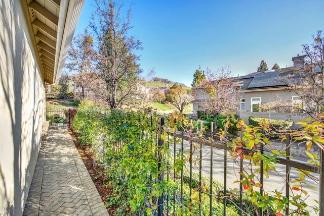 2897 Quail Hollow Dr, Fairfield, CA 94534