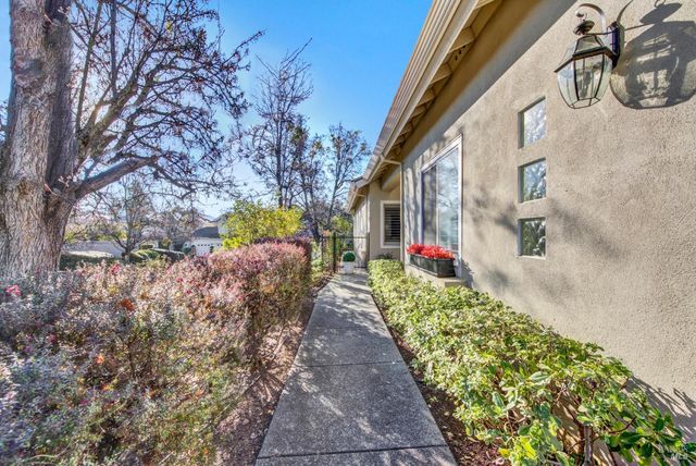 2897 Quail Hollow Dr, Fairfield, CA 94534