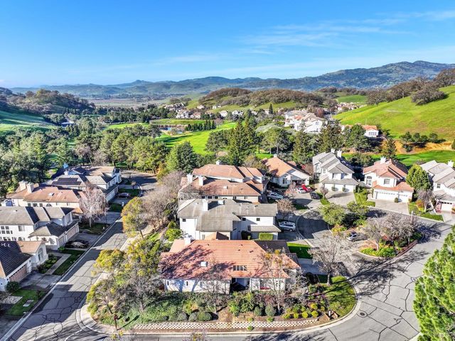 2897 Quail Hollow Dr, Fairfield, CA 94534
