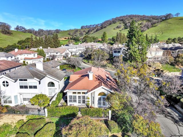 2897 Quail Hollow Dr, Fairfield, CA 94534