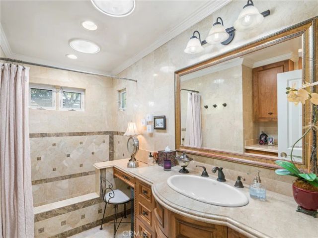 1924 Leeward Lane, Newport Beach, CA 92660