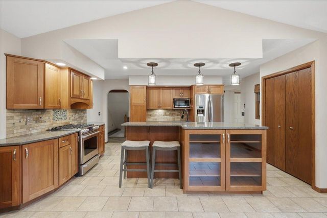 4596 Lilac Lane N, Lake Elmo, MN 55042