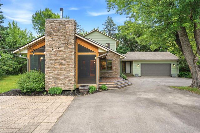 4596 Lilac Lane N, Lake Elmo, MN 55042
