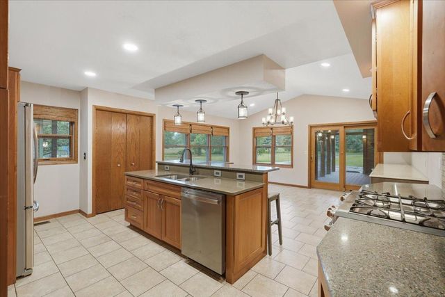 4596 Lilac Lane N, Lake Elmo, MN 55042