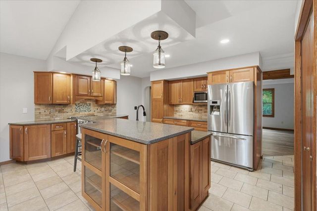 4596 Lilac Lane N, Lake Elmo, MN 55042