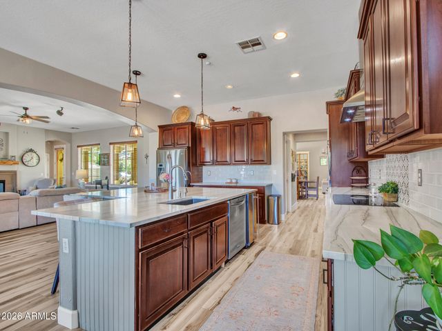 5724 W ROWEL Road, Phoenix, AZ 85083