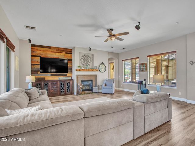 5724 W ROWEL Road, Phoenix, AZ 85083