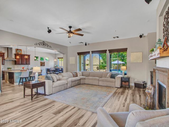 5724 W ROWEL Road, Phoenix, AZ 85083