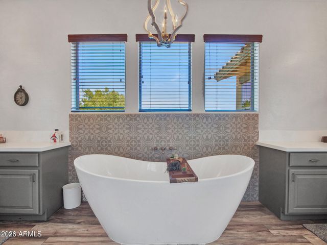 5724 W ROWEL Road, Phoenix, AZ 85083