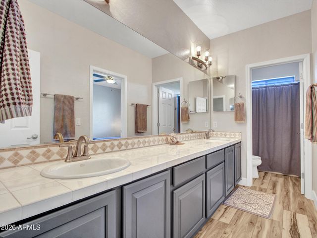 5724 W ROWEL Road, Phoenix, AZ 85083