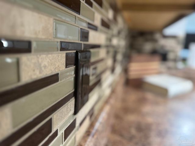 6776 Barnwood Dr, Milton, FL 32570