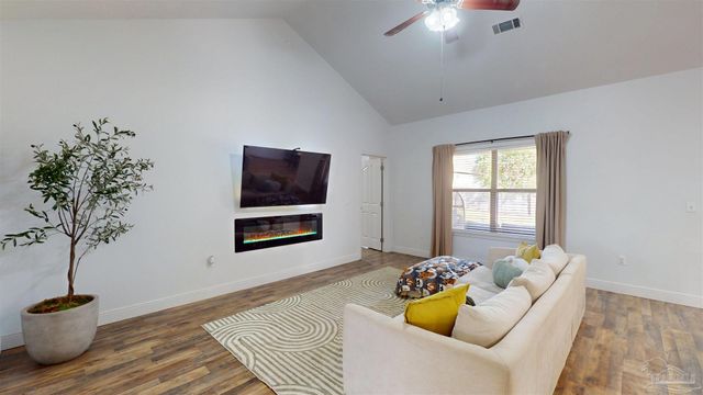 6776 Barnwood Dr, Milton, FL 32570