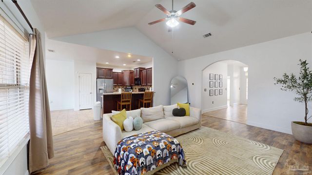 6776 Barnwood Dr, Milton, FL 32570