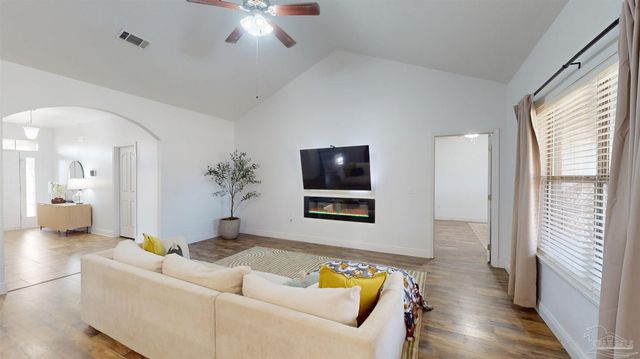 6776 Barnwood Dr, Milton, FL 32570