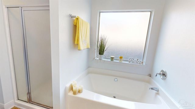 6776 Barnwood Dr, Milton, FL 32570