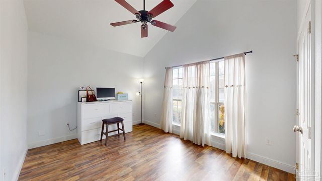 6776 Barnwood Dr, Milton, FL 32570