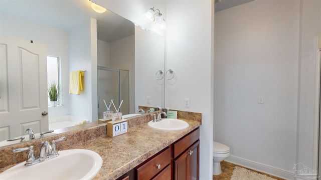 6776 Barnwood Dr, Milton, FL 32570