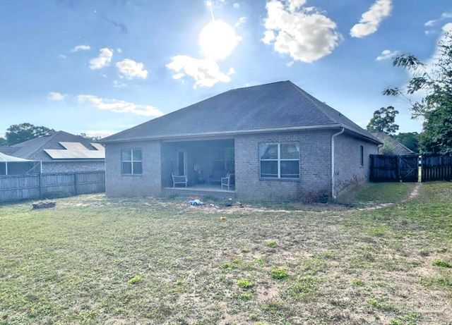 6776 Barnwood Dr, Milton, FL 32570
