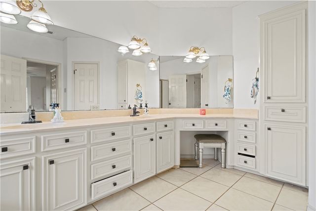 7401 Blue Lake Dr, Corpus Christi, TX 78413