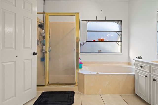 7401 Blue Lake Dr, Corpus Christi, TX 78413