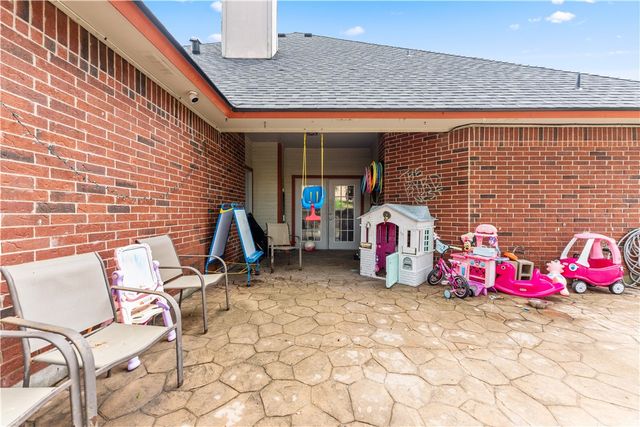 7401 Blue Lake Dr, Corpus Christi, TX 78413