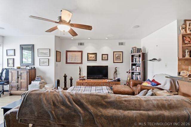 5118 N 427 Road, Pryor, OK 74361