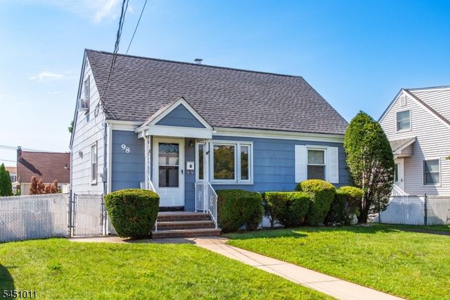 98 Tuella Ave, Elmwood Park Boro, NJ 07407