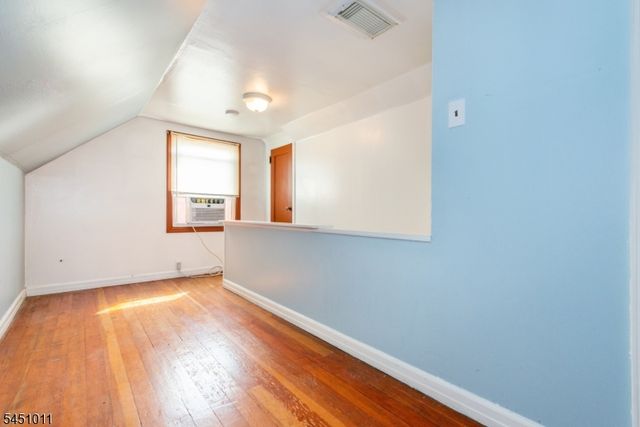 98 Tuella Ave, Elmwood Park Boro, NJ 07407