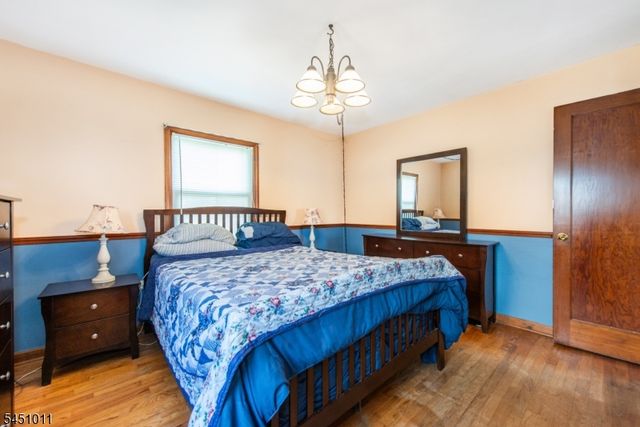 98 Tuella Ave, Elmwood Park Boro, NJ 07407