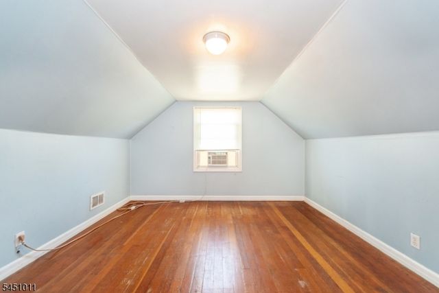 98 Tuella Ave, Elmwood Park Boro, NJ 07407