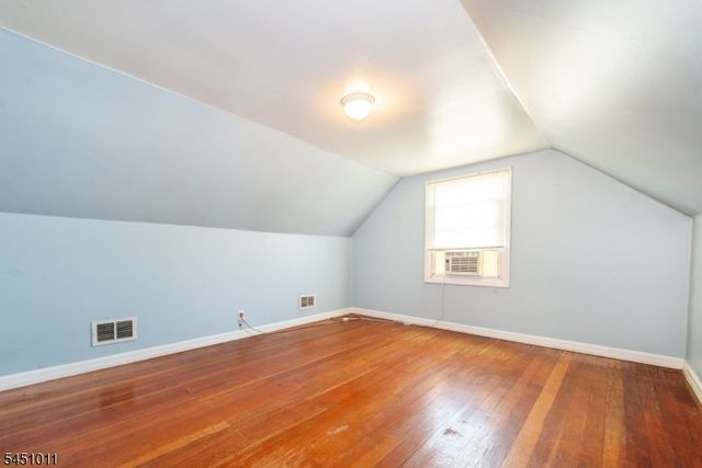 98 Tuella Ave, Elmwood Park Boro, NJ 07407