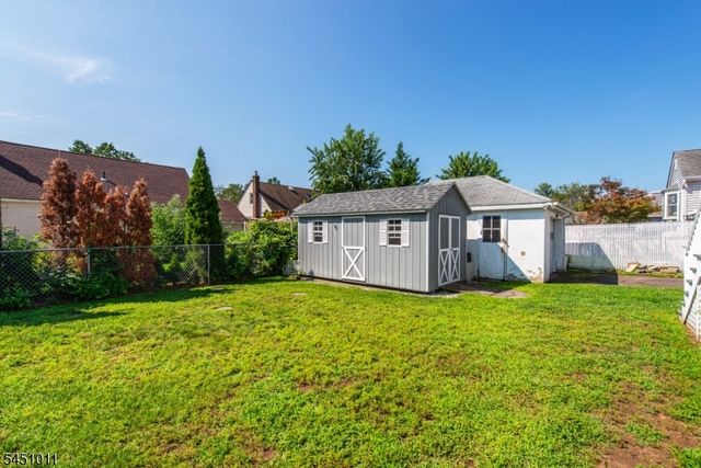 98 Tuella Ave, Elmwood Park Boro, NJ 07407
