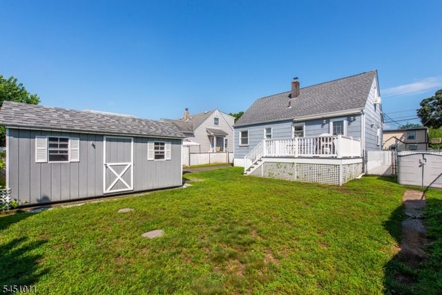 98 Tuella Ave, Elmwood Park Boro, NJ 07407