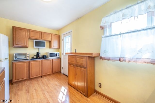 98 Tuella Ave, Elmwood Park Boro, NJ 07407