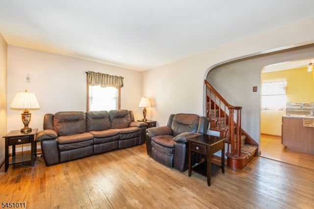 98 Tuella Ave, Elmwood Park Boro, NJ 07407