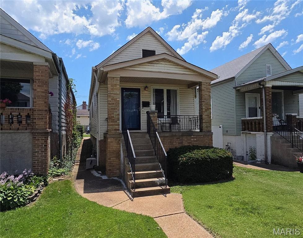 5342 Daggett Avenue, St Louis, MO 63110
